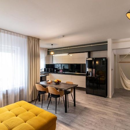 Tampa View Premium Apartment Брашов Екстериор снимка