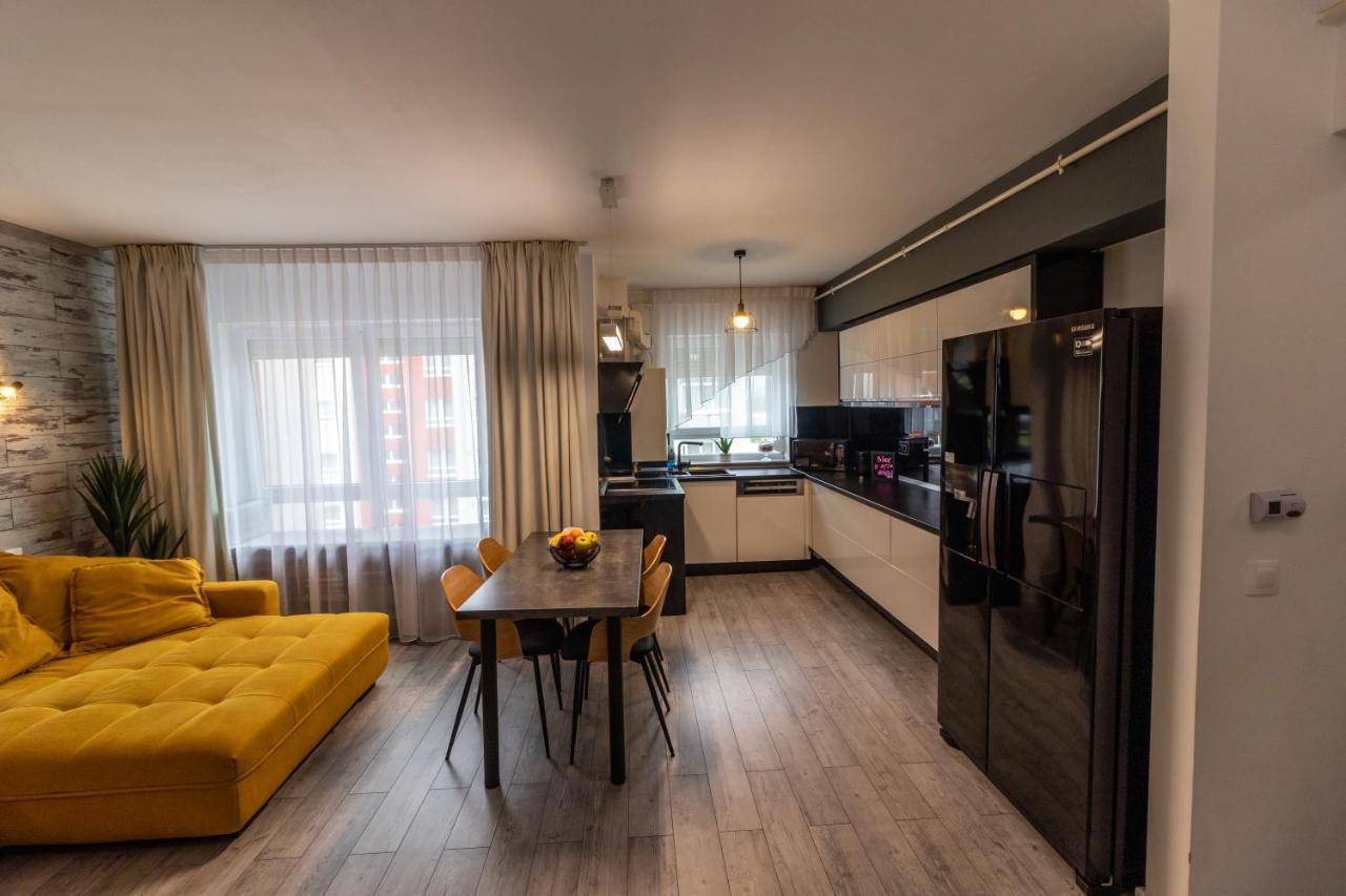 Tampa View Premium Apartment Брашов Екстериор снимка